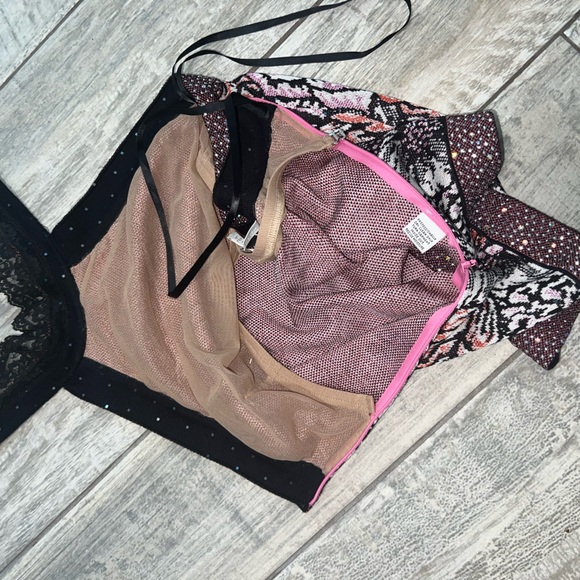 St. John evening halter top. Pink and black. Backless. Bejeweled. small/petite - Picture 13 of 13